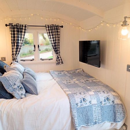 Yew Tree View Luxury Shepherd'S Hut Sturminster Newton Eksteriør billede