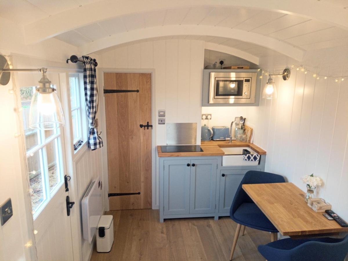 Yew Tree View Luxury Shepherd'S Hut Sturminster Newton Eksteriør billede