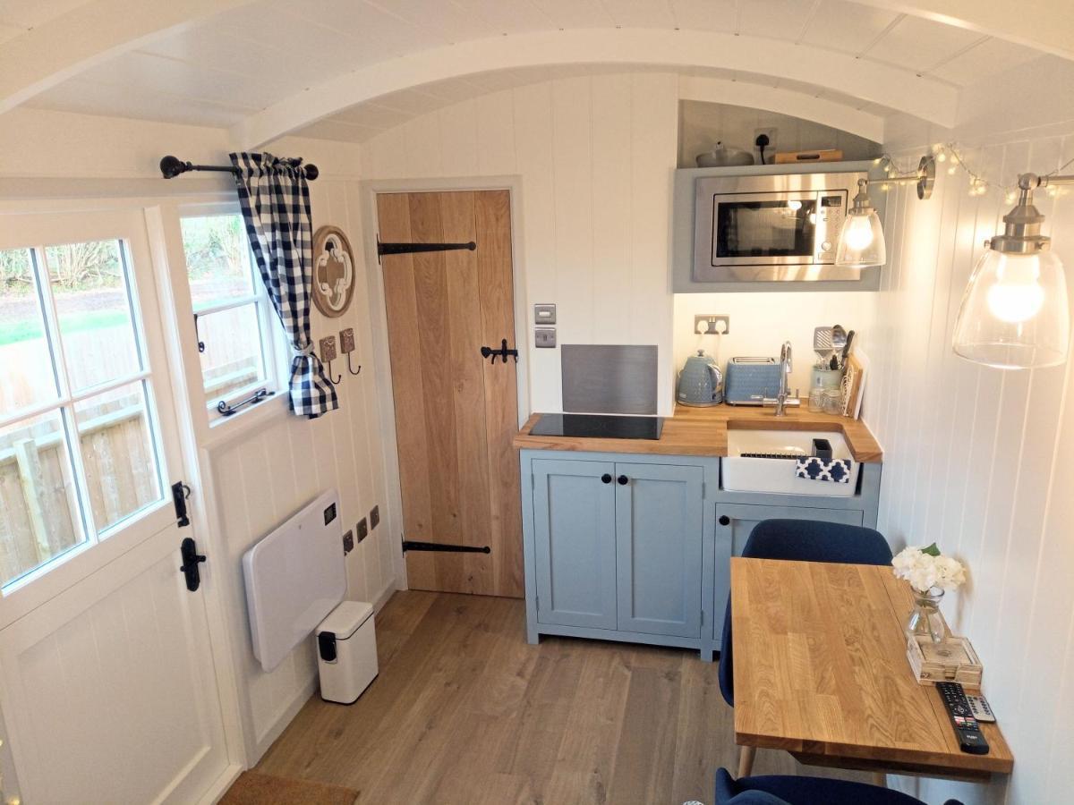 Yew Tree View Luxury Shepherd'S Hut Sturminster Newton Eksteriør billede