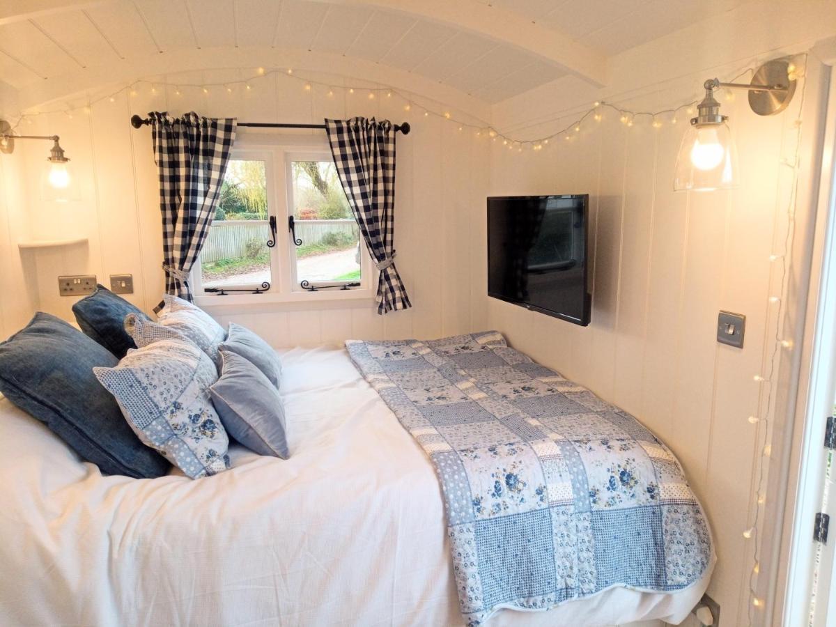 Yew Tree View Luxury Shepherd'S Hut Sturminster Newton Eksteriør billede